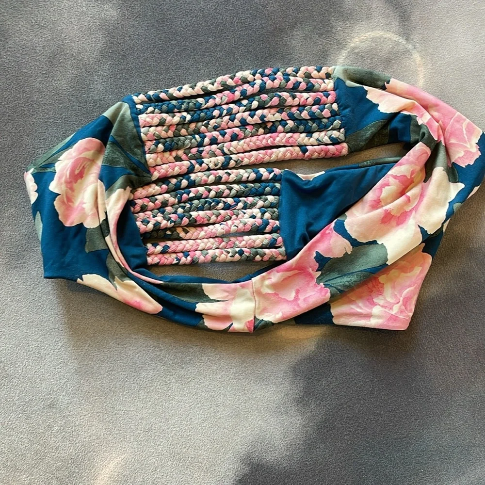 Frankie’s floral 2-piece crochet bikini | Size Small